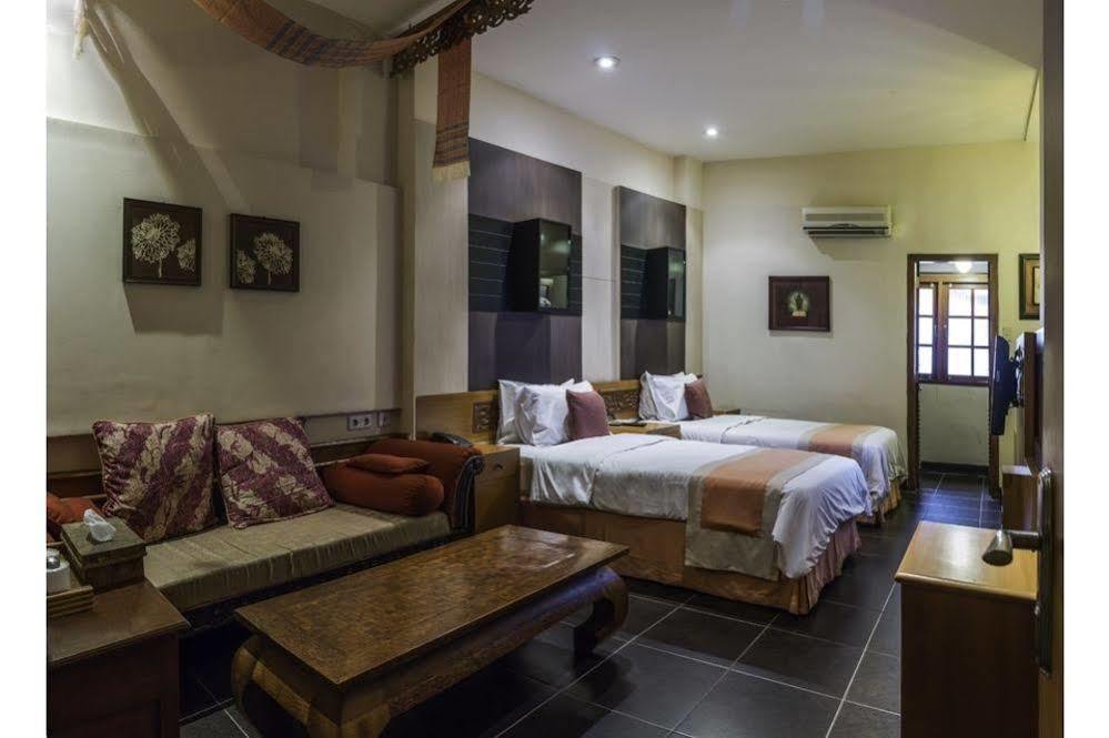Dhanesvara Holistic Unique Homestay Wonotjolo Eksteriør billede